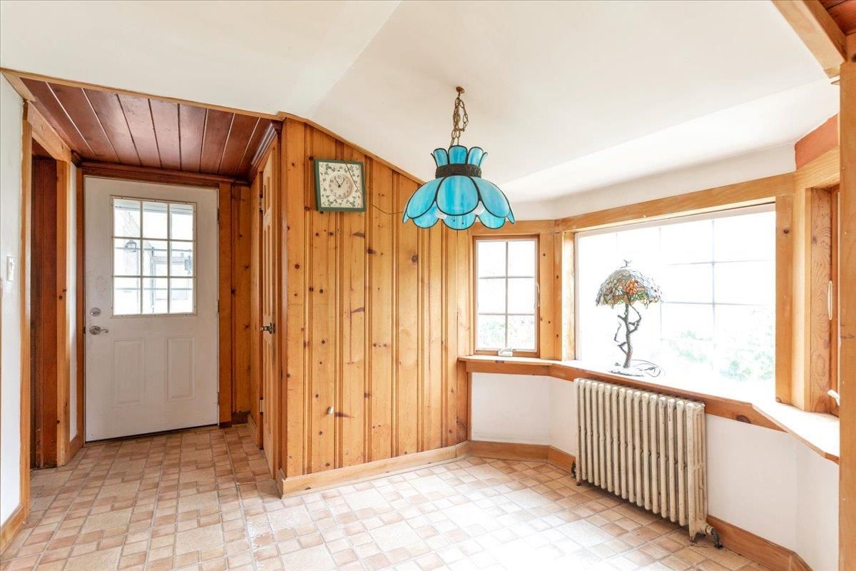 Interior, Pendant Lights, Wooden Walls