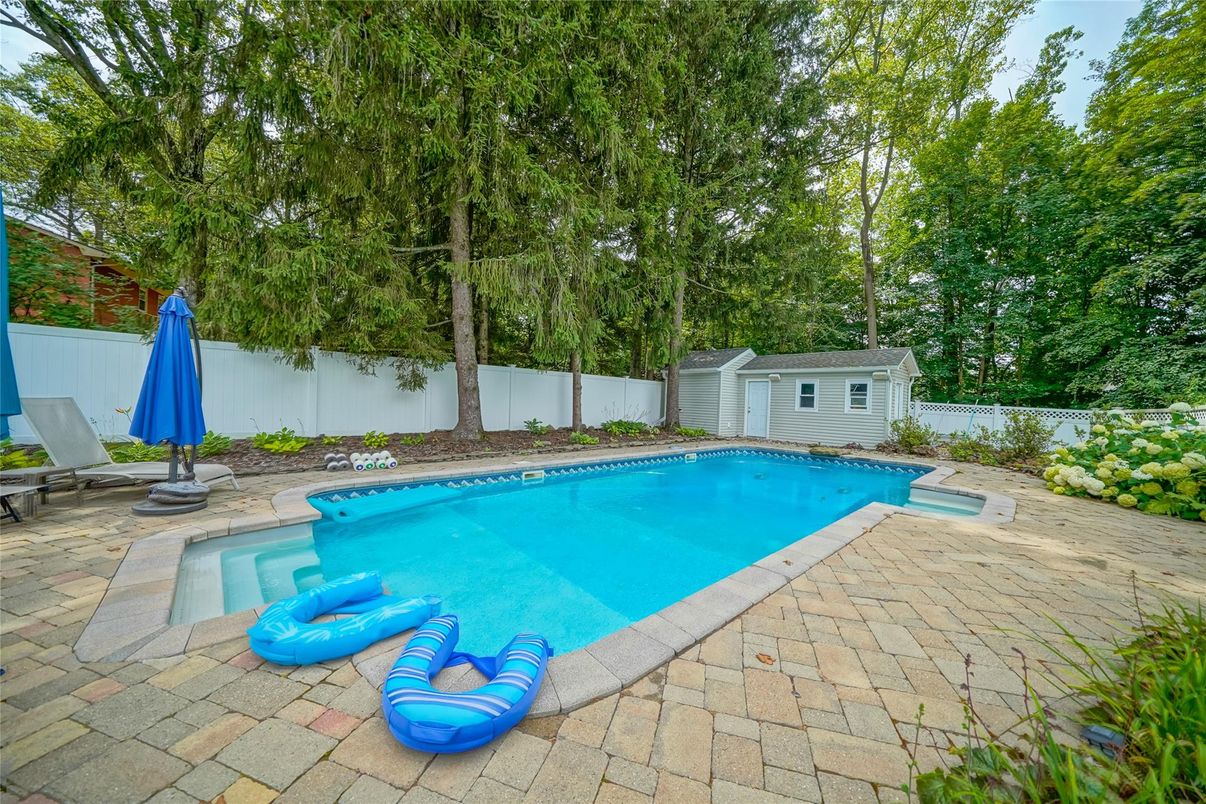 Exterior, Pool