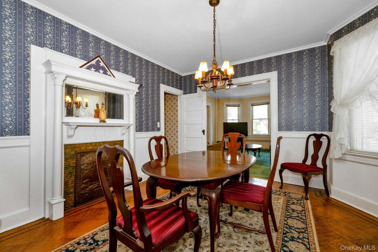 Chandelier, Dining room, Fireplace, Interior, Wood Texture Flooring