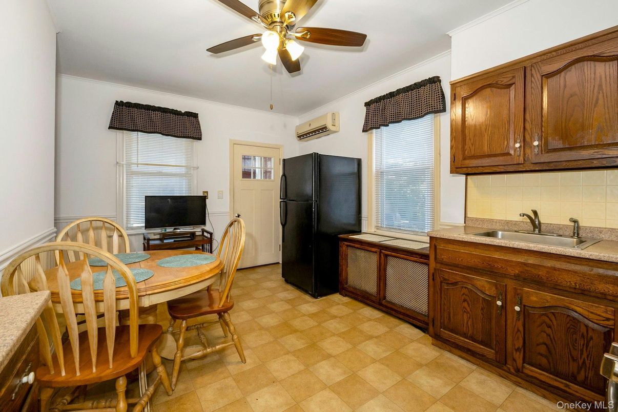 Dining room, Interior