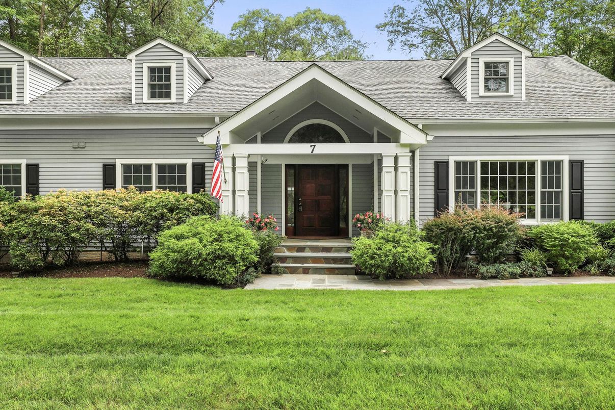 Exterior, Facade, Cape Cod