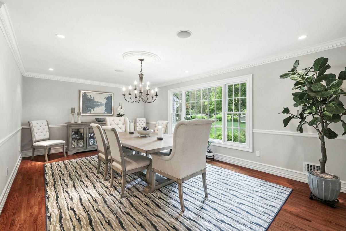 Chandelier, Dining room, Interior, Recessed Lighting, Wood Texture Flooring