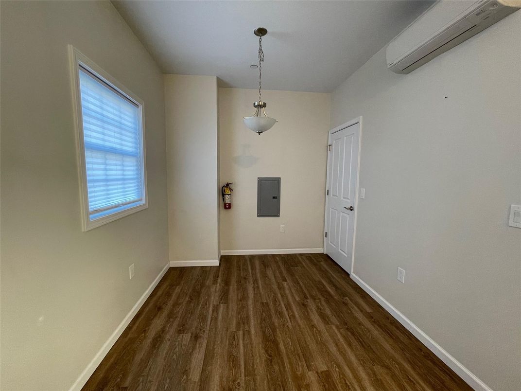 Empty room, Interior, Pendant Lights, Wood Texture Flooring