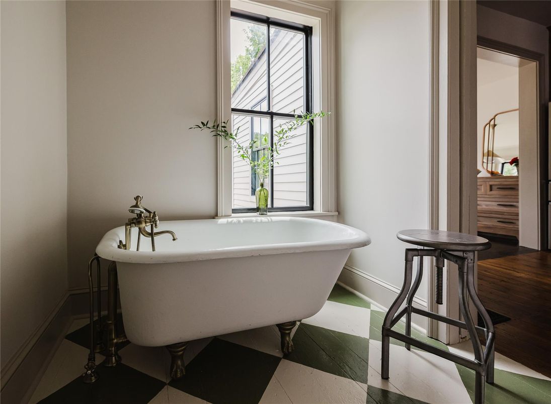 Bathroom, Free Standing Baths, Interior