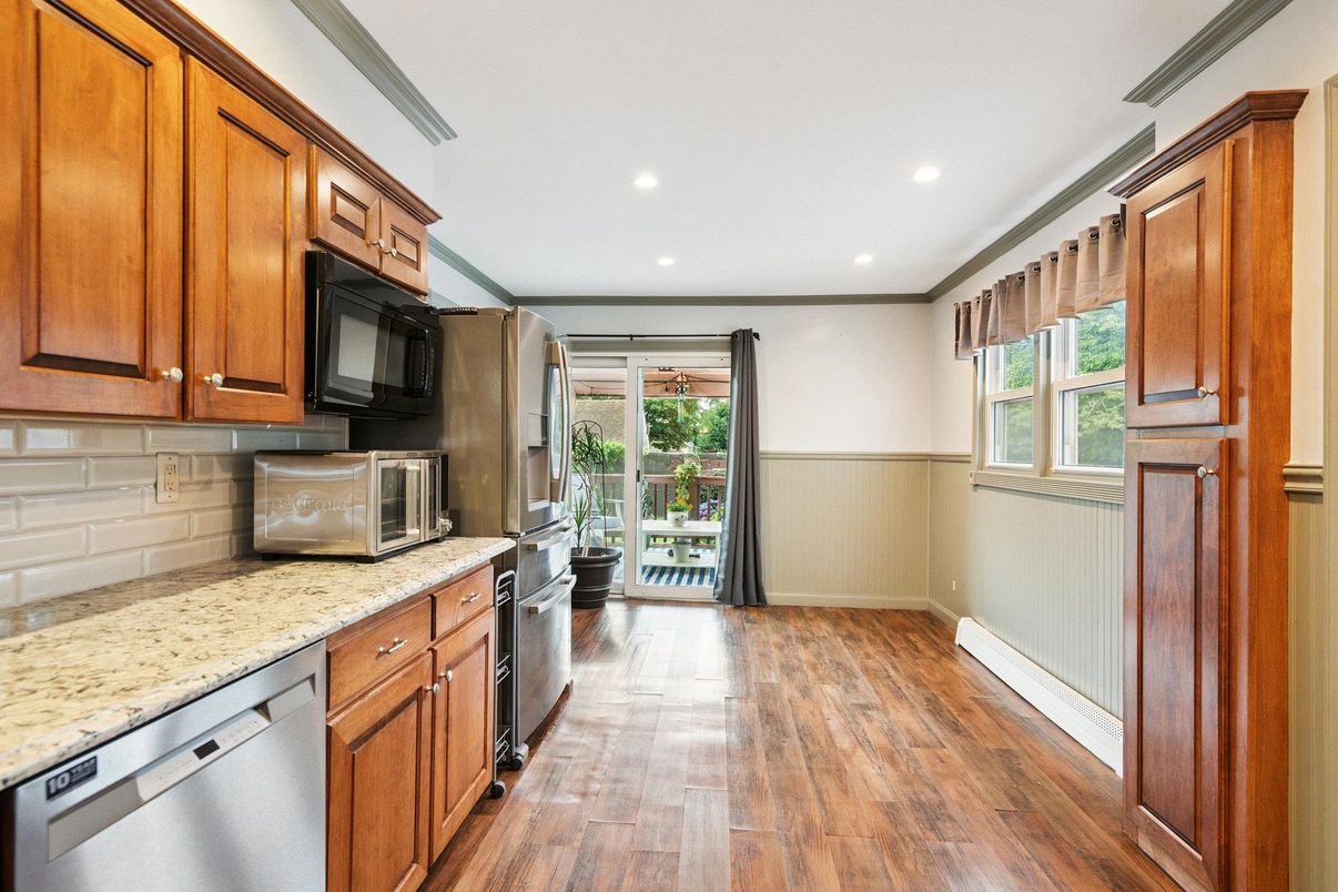 Interior, Kitchen, Recessed Lighting, Wood Texture Flooring