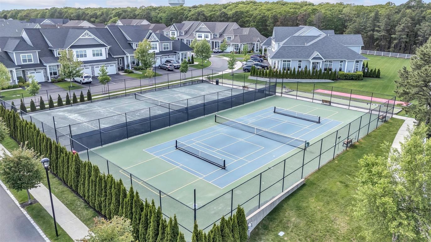 Exterior, Tennis Courts