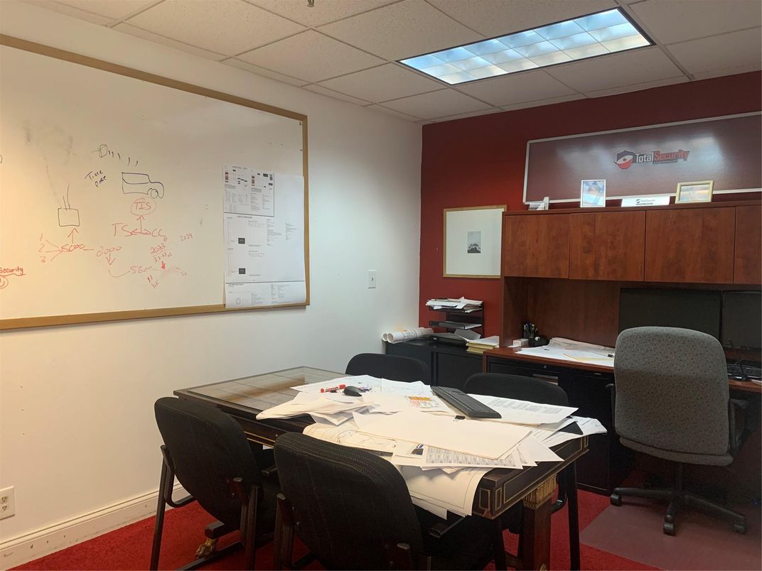 Home Office, Interior