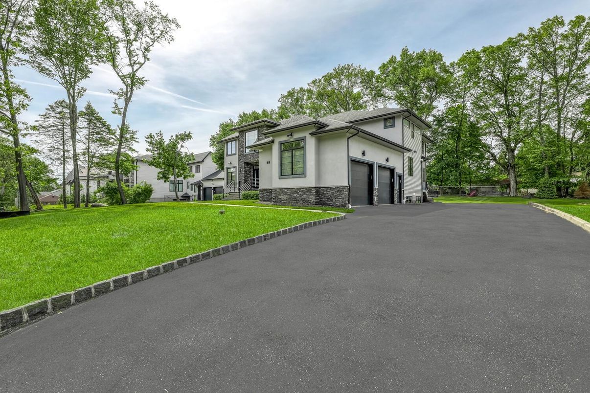 Attached, Backyard, Exterior, Facade, French Provincial
