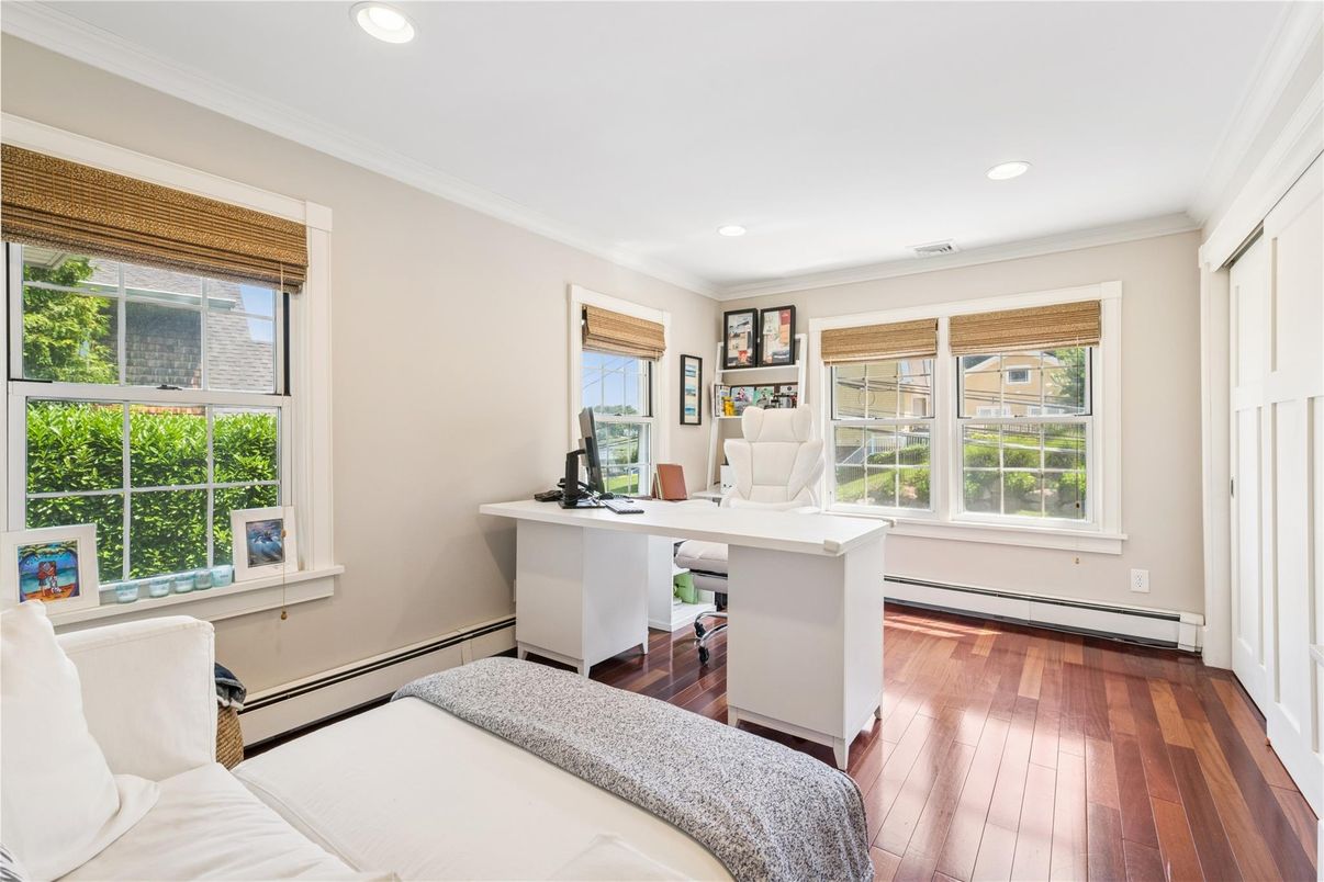 Home Office, Interior, Recessed Lighting, Wood Texture Flooring
