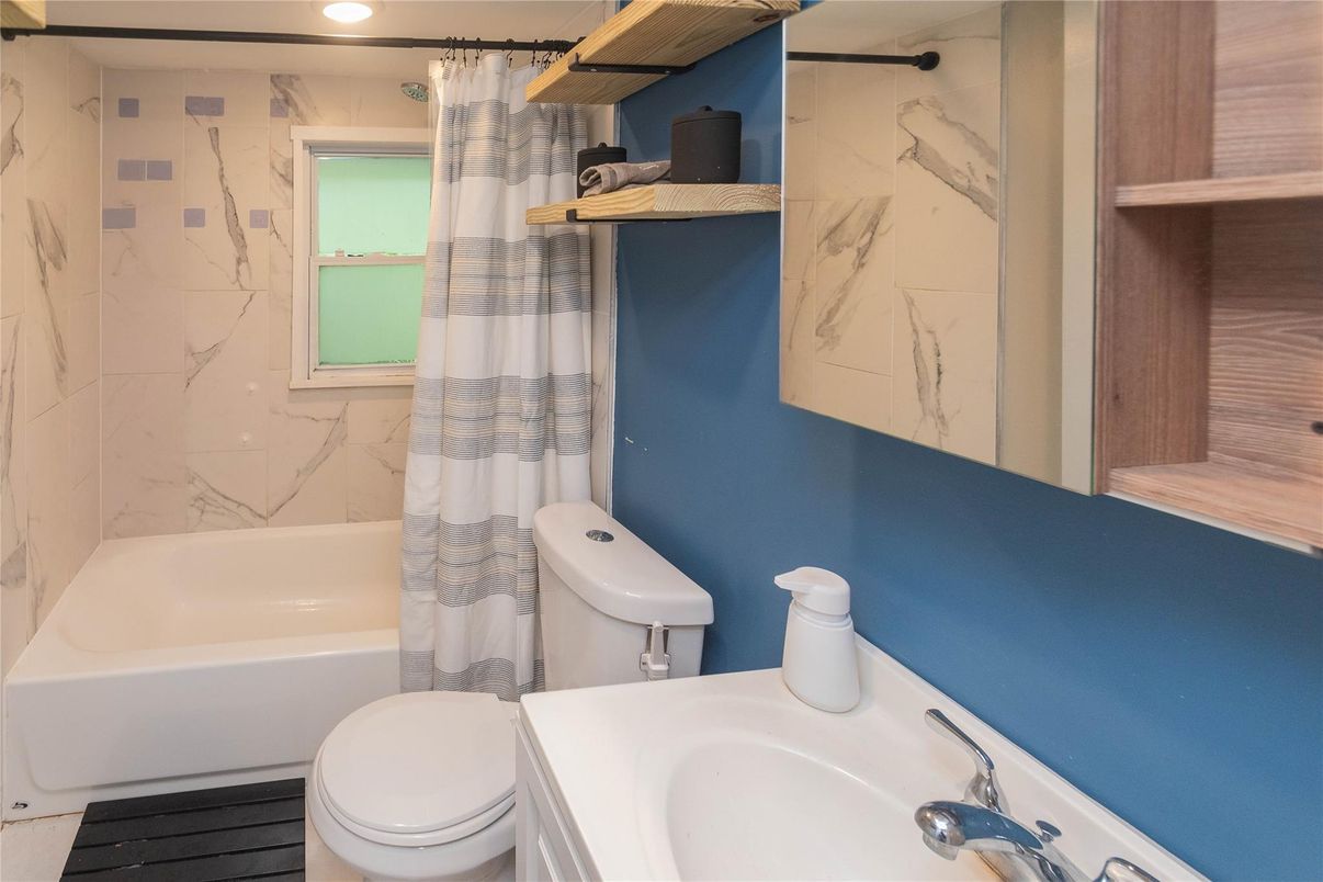 Bathroom, Interior, Marble Walls