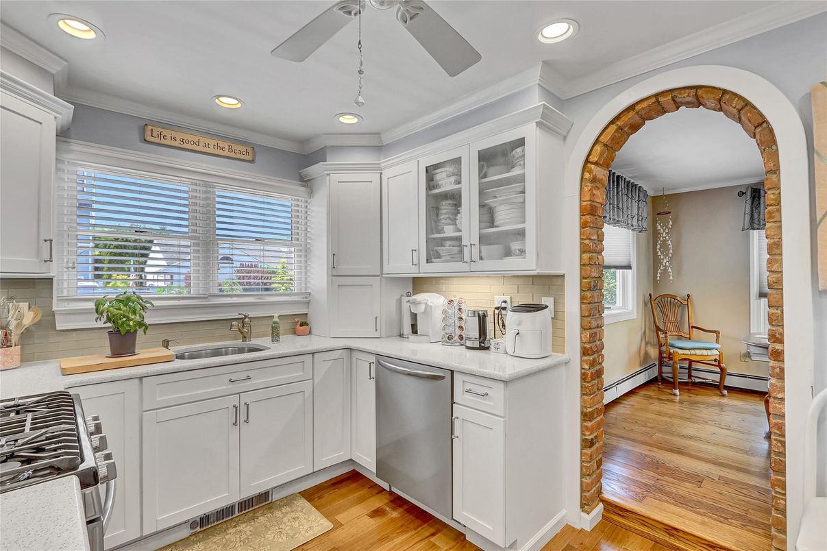 Interior, Kitchen, Recessed Lighting, Wood Texture Flooring