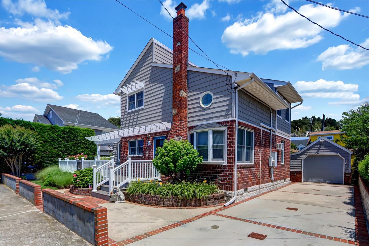 Detached Garage, Exterior, Facade, Brick Facade, Queen Anne Victorian