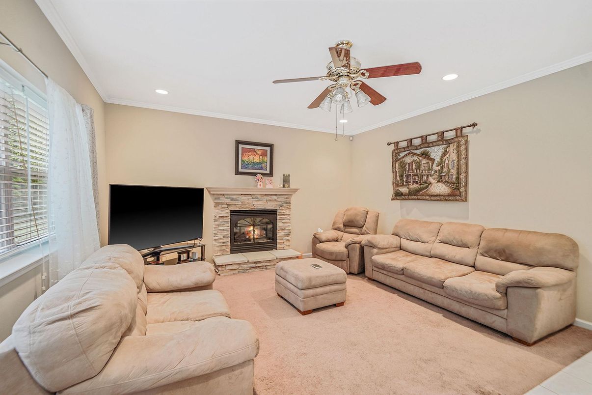 Fireplace, Interior, Living room, Recessed Lighting