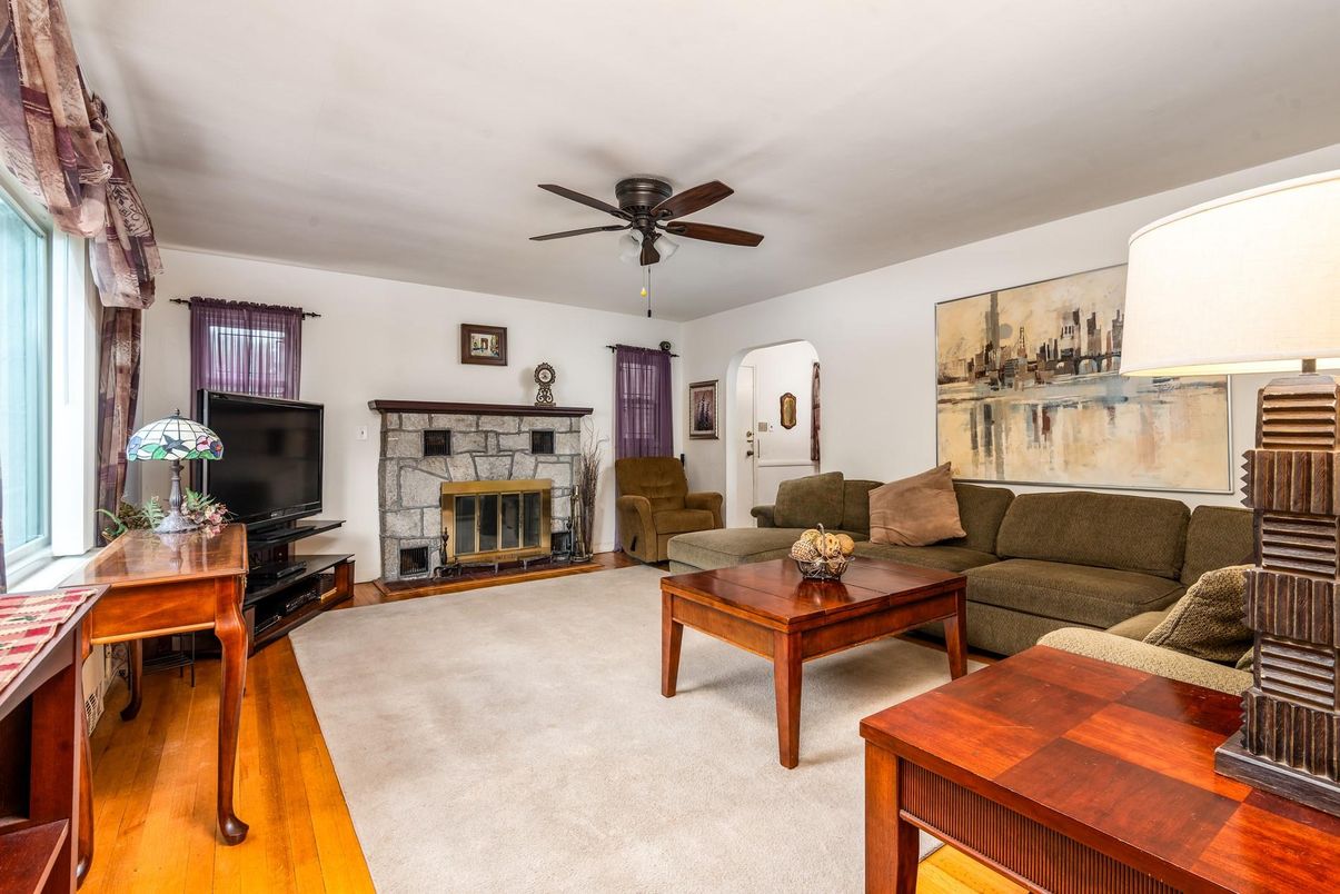 Fireplace, Interior, Living room