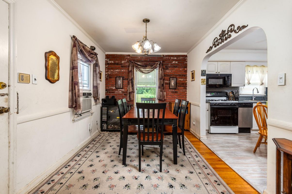 Chandelier, Dining room, Interior, Kitchen, Pendant Lights, Wood Texture Flooring