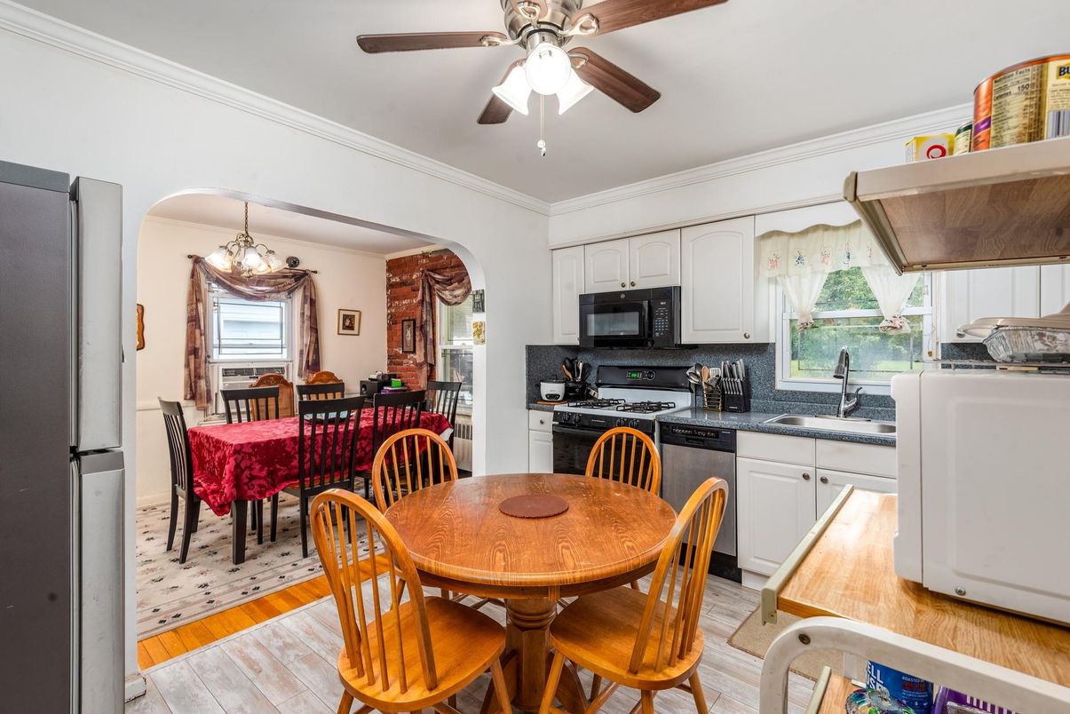 Dining room, Interior, Kitchen, Pendant Lights, Wood Texture Flooring