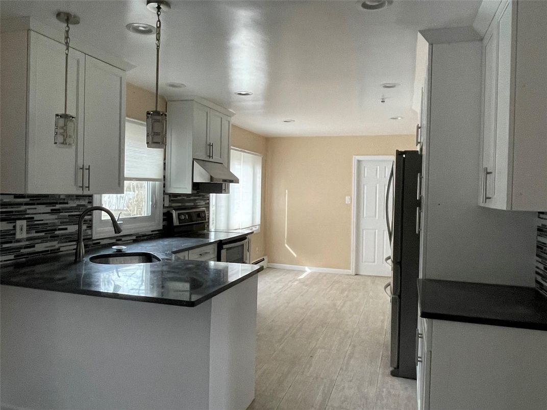 Interior, Kitchen, Pendant Lights, Recessed Lighting, Wood Texture Flooring