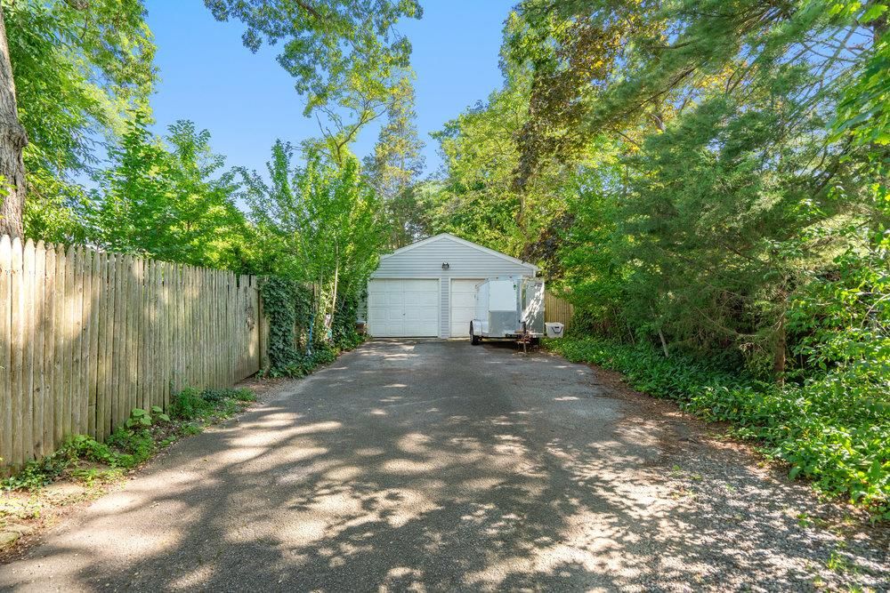Detached Garage, Exterior