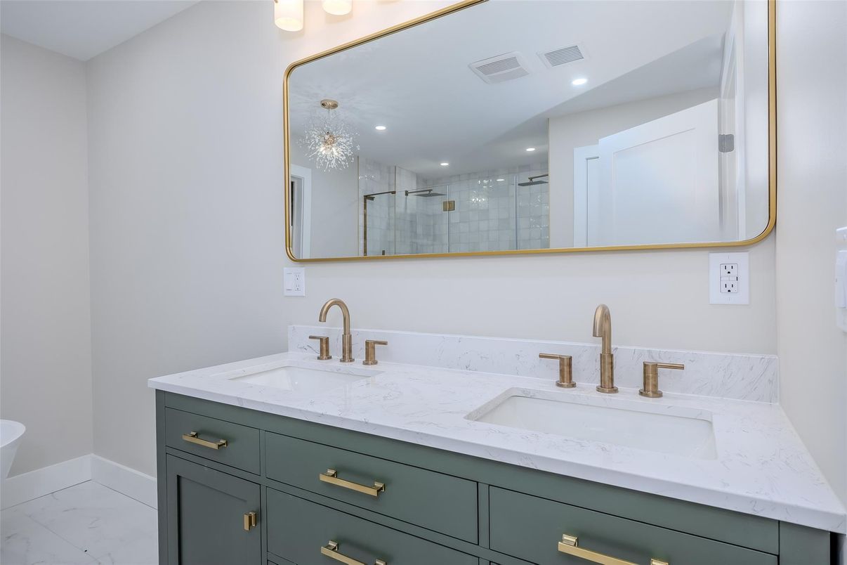 Bathroom, Dual Sink Vanities, Interior, Marble, Recessed Lighting