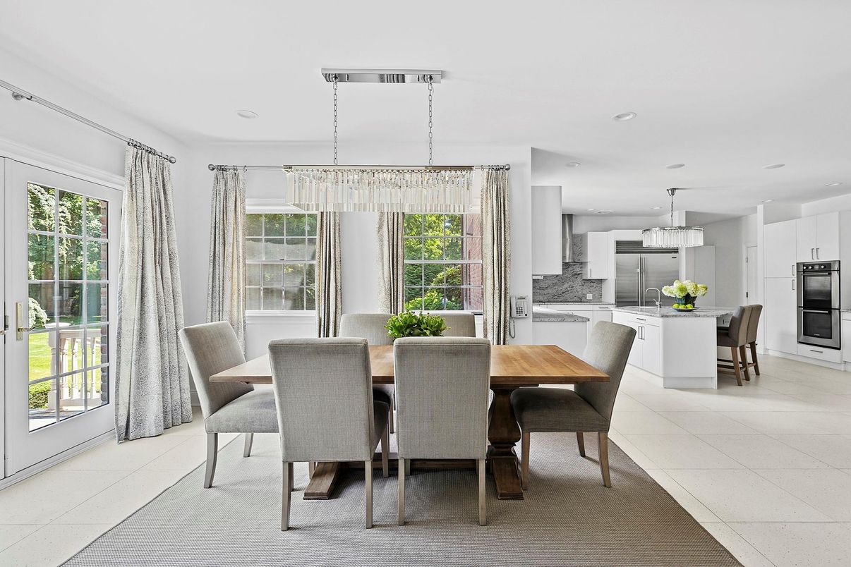 Chandelier, Dining room, Interior, Kitchen, Pendant Lights, Recessed Lighting, Stainless Steel Appliances