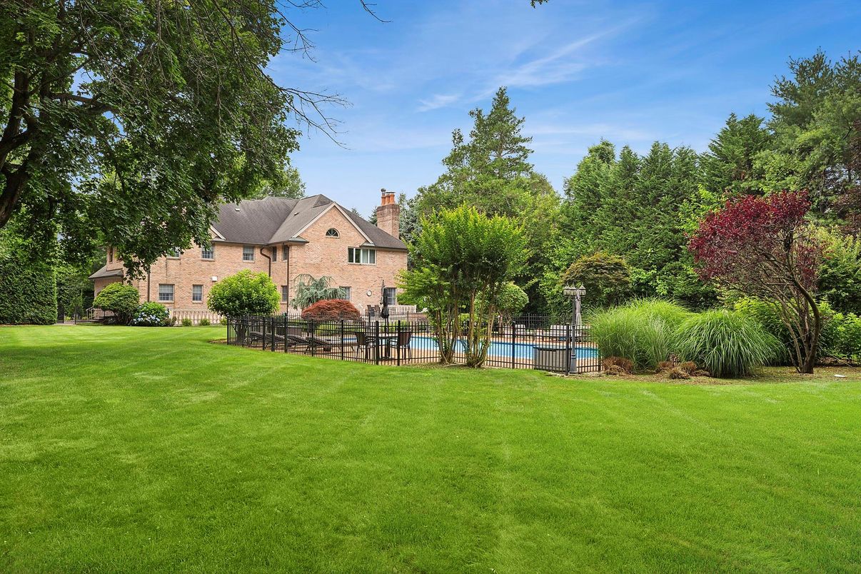 Backyard, Exterior, Pool