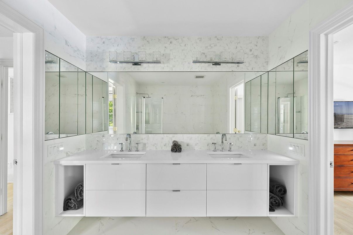 Bathroom, Dual Sink Vanities, Interior, Marble, Water
