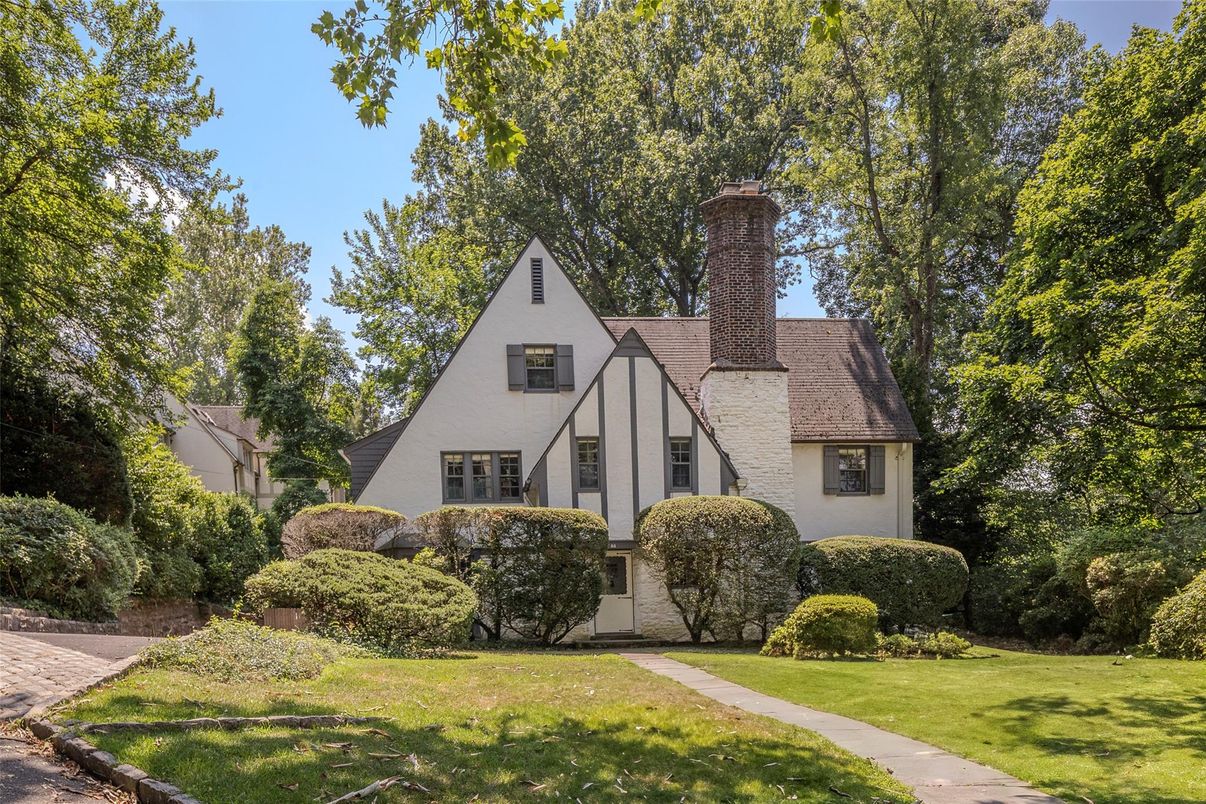 Backyard, Exterior, Facade, Tudor Revival