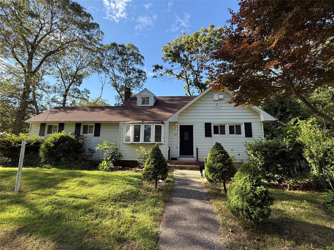 Exterior, Facade, Cape Cod