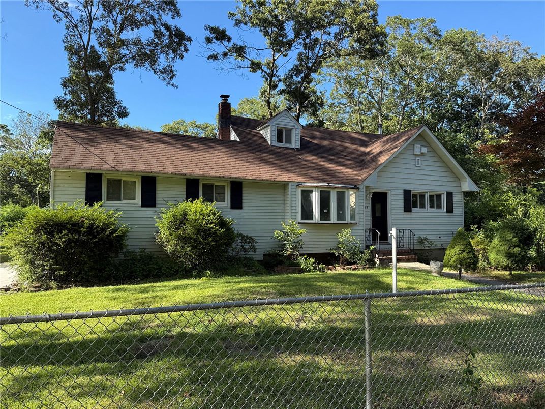 Exterior, Facade, Cape Cod