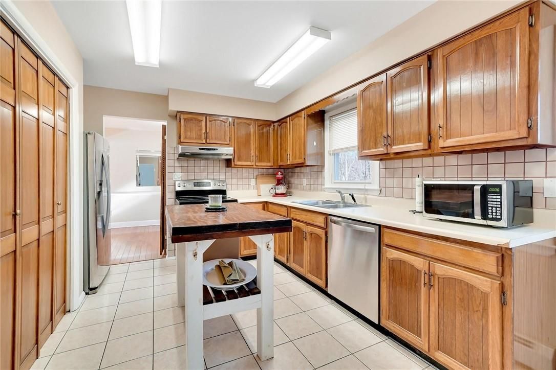 Dining room, Interior, Kitchen, Stainless Steel Appliances