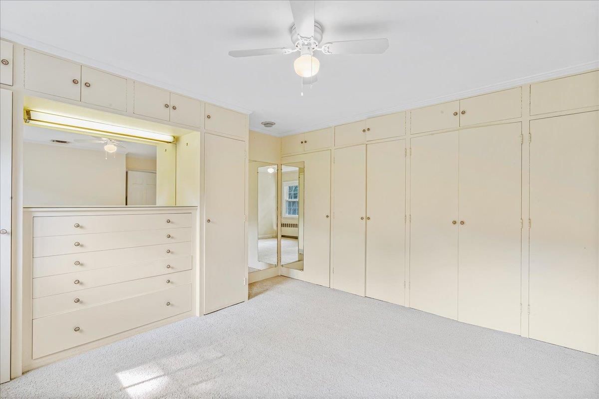 Empty room, Interior, Walk-in Closets