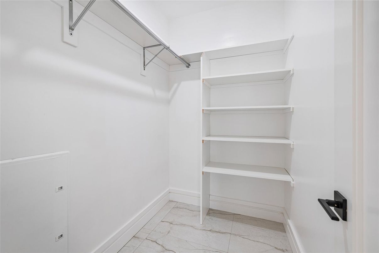 Interior, Walk-in Closets