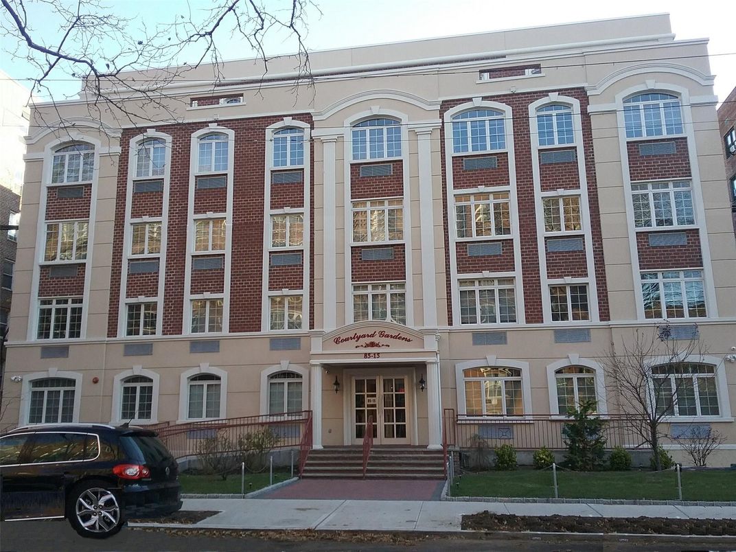 Exterior, Facade, Brick Facade, Rowhouse
