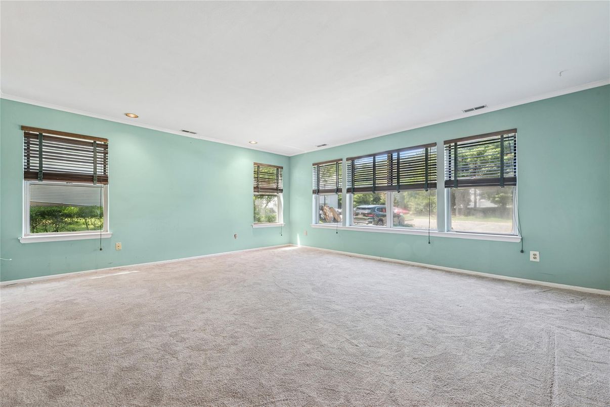 Empty room, Interior, Recessed Lighting