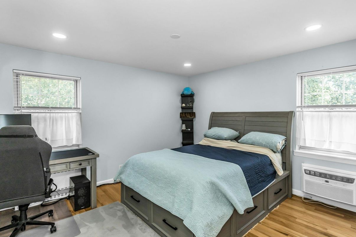 Bedroom, Home Office, Interior, Recessed Lighting, Wood Texture Flooring