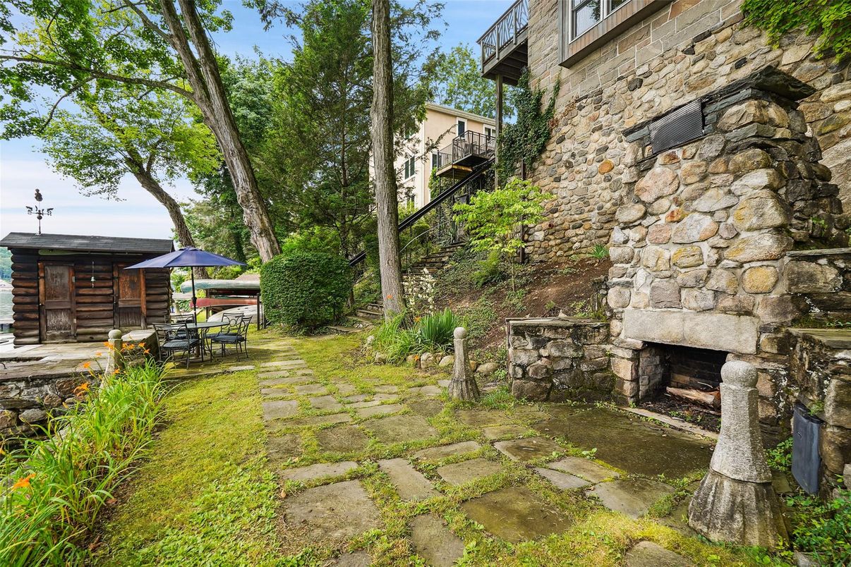 Exterior, Fireplace