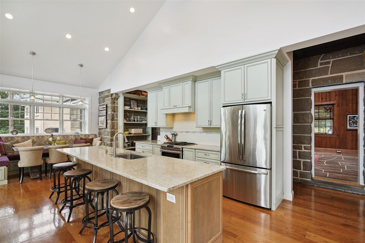 Dining room, Interior, Kitchen, Pendant Lights, Recessed Lighting, Stainless Steel Appliances, Wood Texture Flooring
