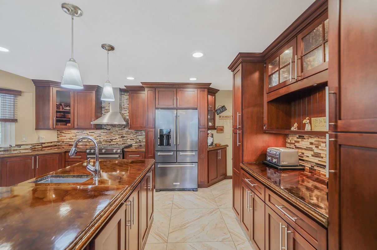 Interior, Kitchen, Pendant Lights, Recessed Lighting, Stainless Steel Appliances