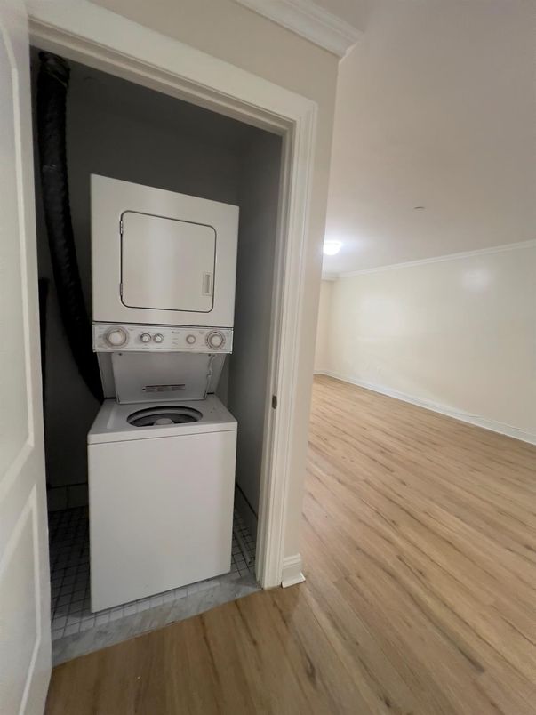 Interior, Utility Closets, Washer, Wood Texture Flooring