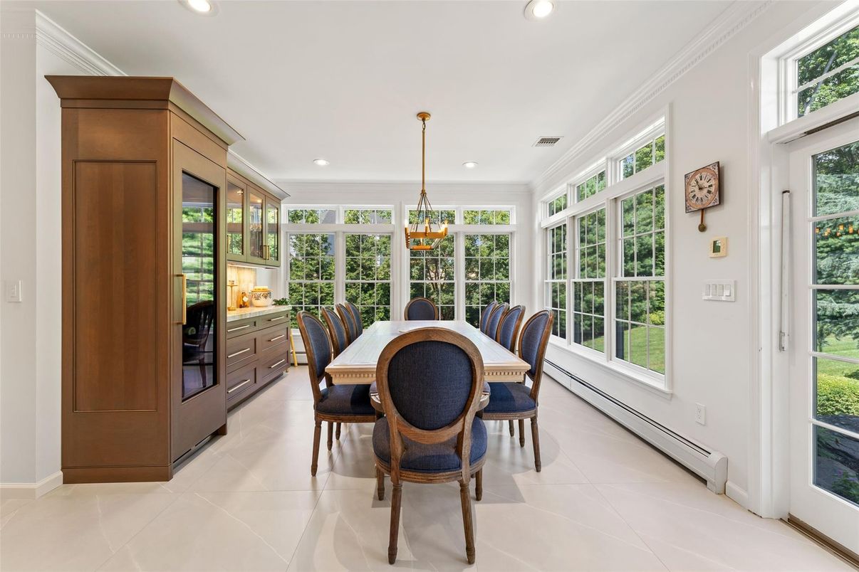 Dining room, Interior, Pendant Lights, Recessed Lighting