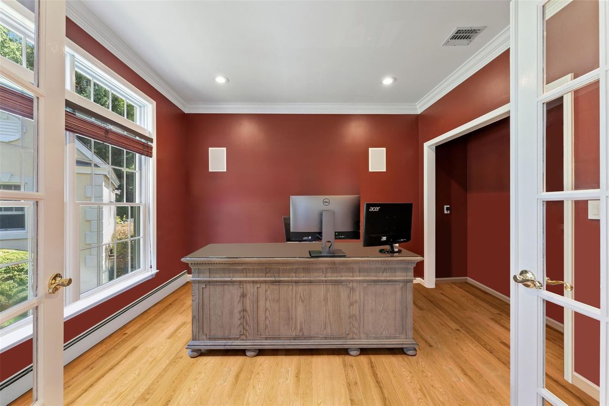 Home Office, Interior, Recessed Lighting, Wood Texture Flooring