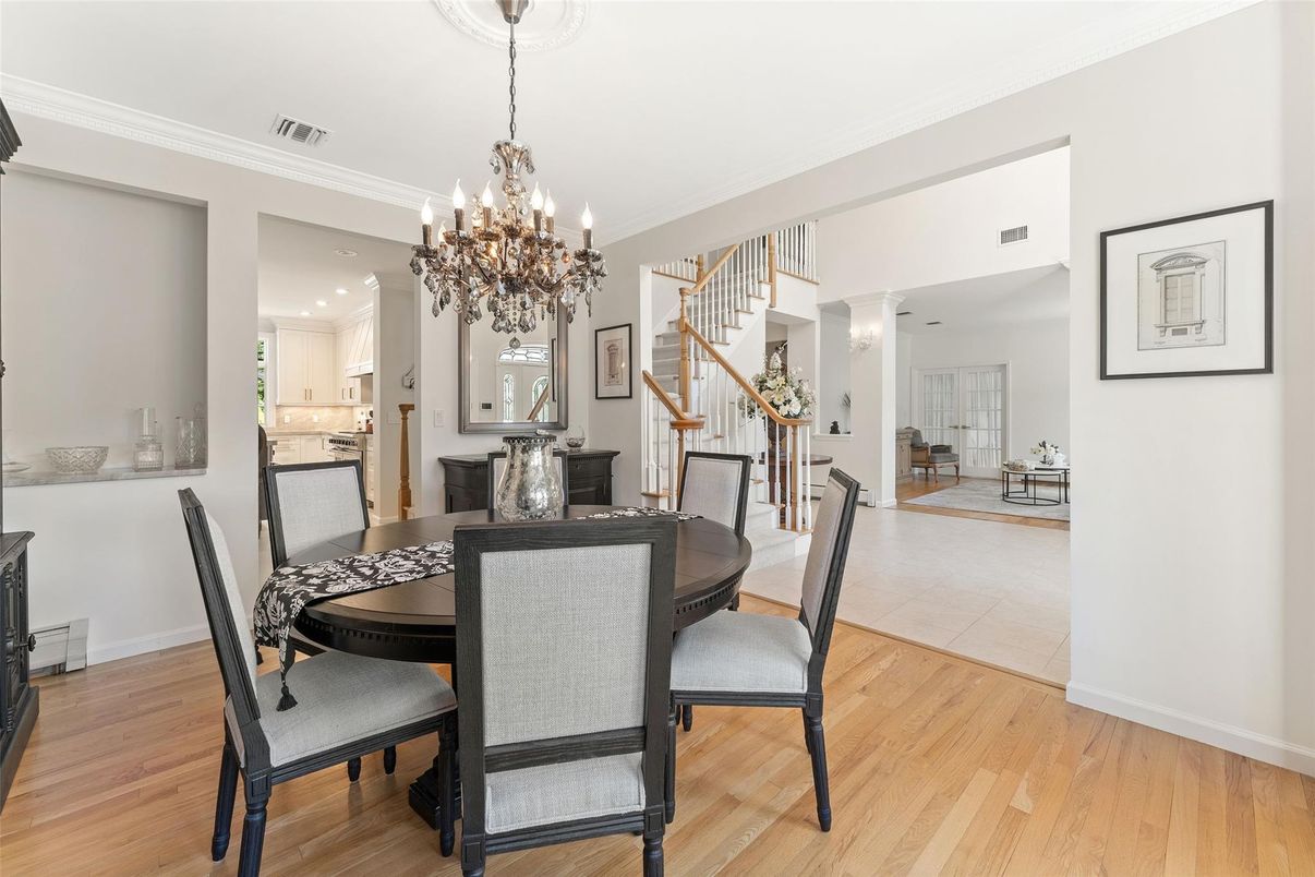 Chandelier, Dining room, Interior, Kitchen, Recessed Lighting, Wood Texture Flooring