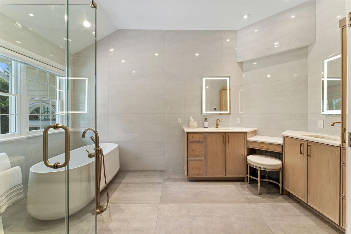 Bathroom, Dual Sink Vanities, Free Standing Baths, Glass Shower, Interior, Recessed Lighting