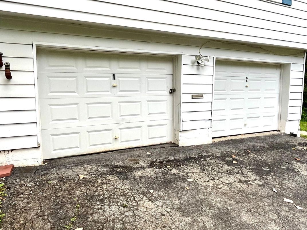 Detached Garage, Exterior