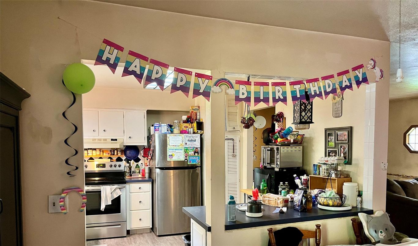 Interior, Kitchen, Stainless Steel Appliances