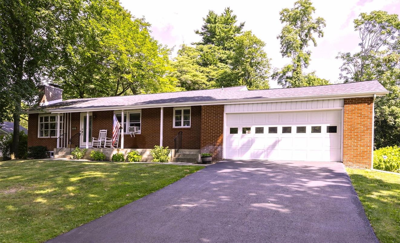 Attached, Exterior, Facade, Brick Facade, Ranch