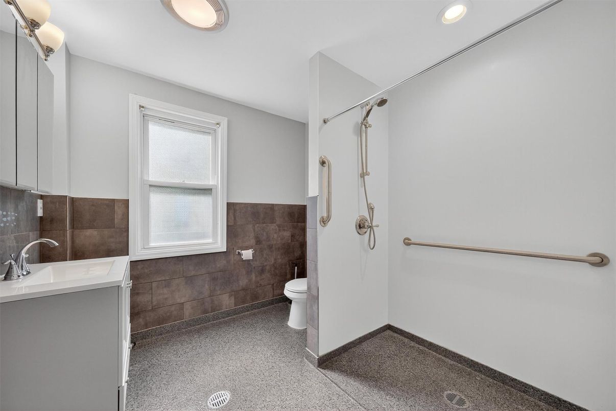 Bathroom, Interior, Recessed Lighting