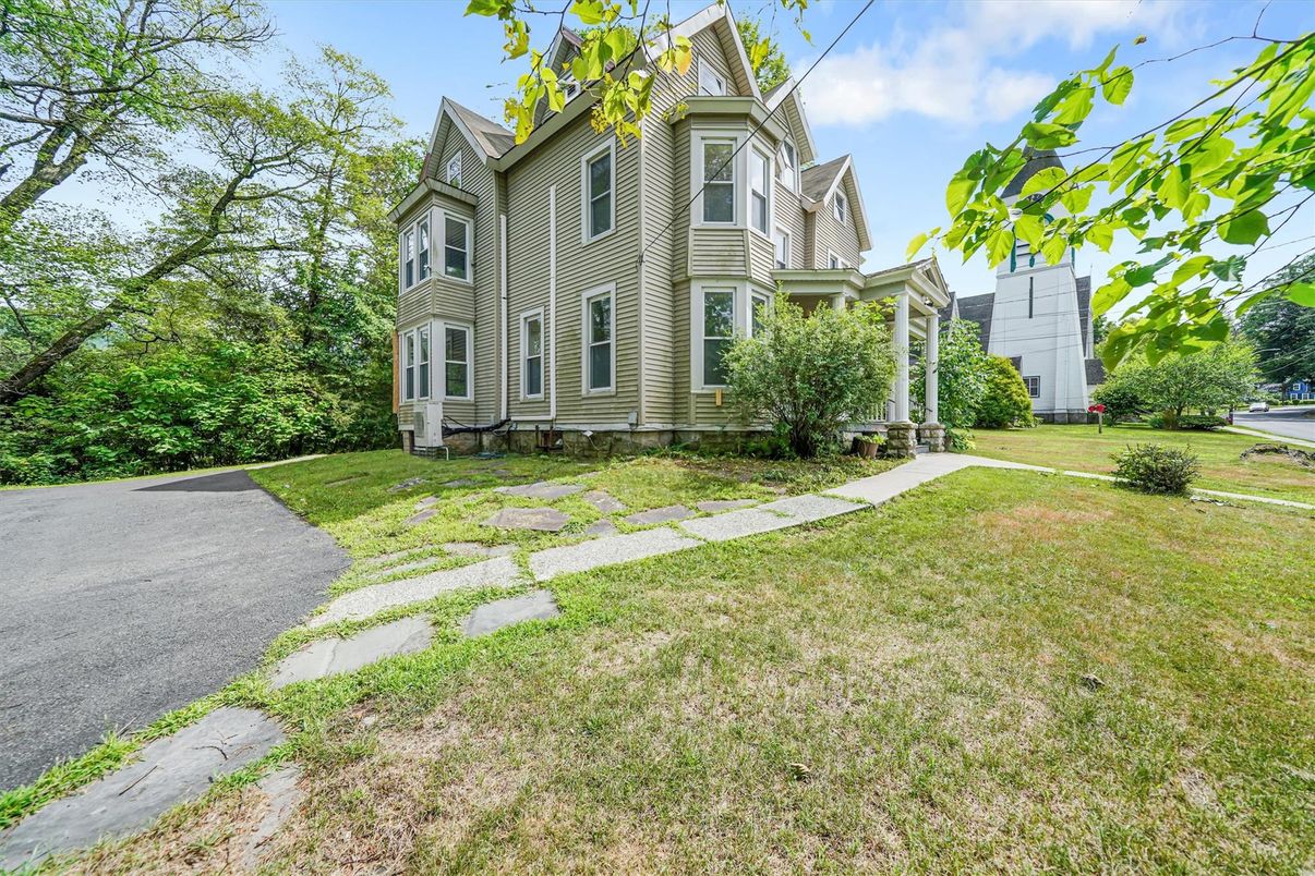 Backyard, Exterior, Facade, Queen Anne Victorian