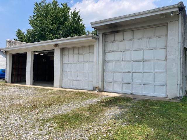 Detached Garage, Exterior