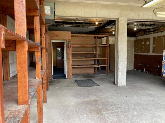 Garage, Interior
